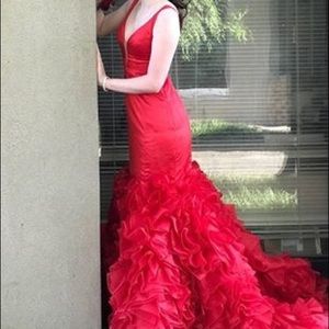 Sherri Hill red prom dress